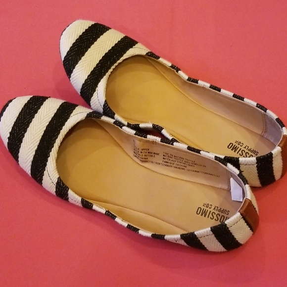 Mossimo Supply Co. Shoes - Cute Slip-on Ballet Flats
